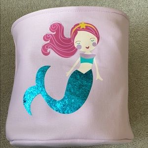Mermaid bin with handles